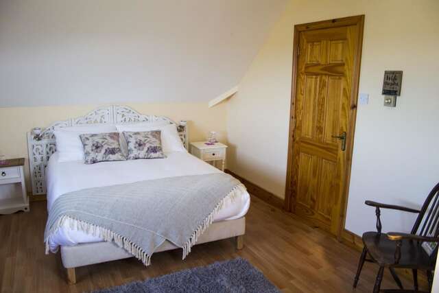 Отели типа «постель и завтрак» Madra Rua Organic Accommodation Баллилиффин-16